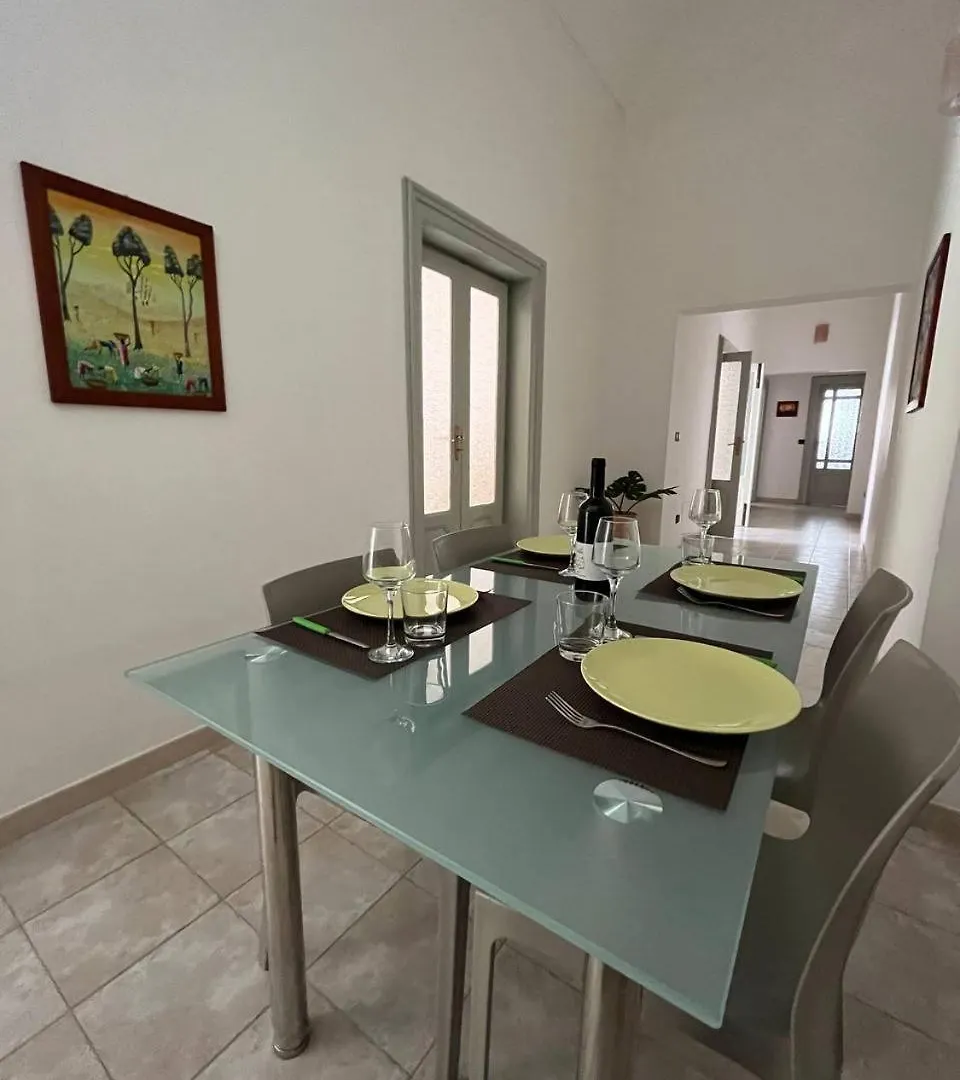 Guest House Tra Terra E Mare Pachino