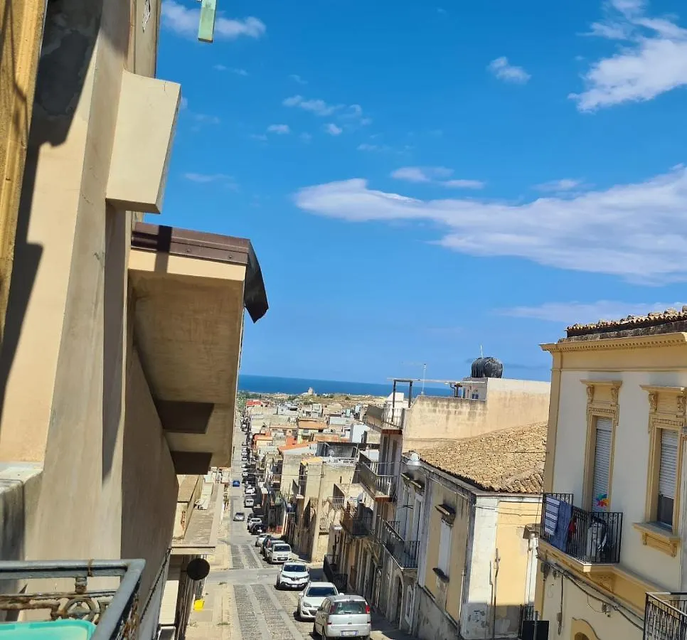 Guest House Tra Terra E Mare Pachino